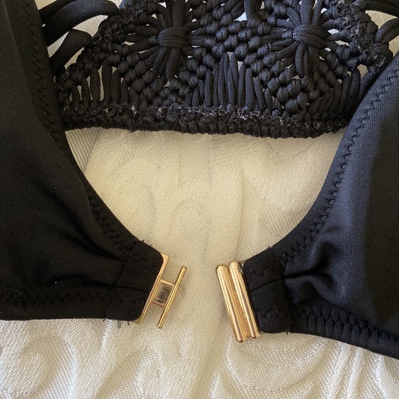 Victoria’s Secret black bikini - Picture 2 of 9